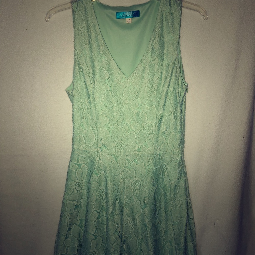 Mint Lace V-Neck Sleeveless Dress